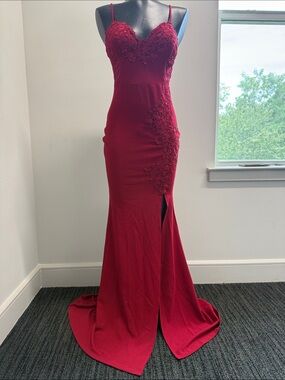 Emprada Elegant Wedding Guest Red Lace-Appliqué Spaghetti Strap Prom Gown